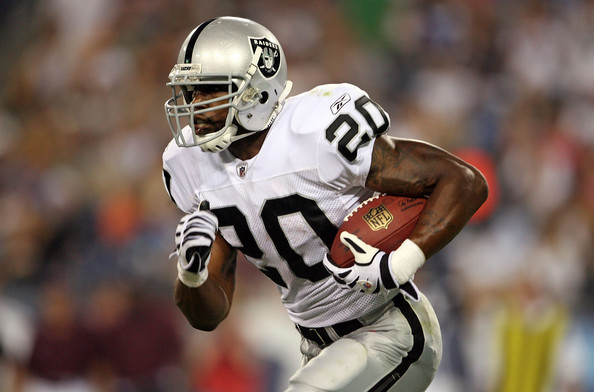 Oakland+Raiders+v+Tennessee+Titans+Ow9W P9d3jsl Darren McFadden ran for 171 yards and two touchdowns; Raiders beat Jets 34 24